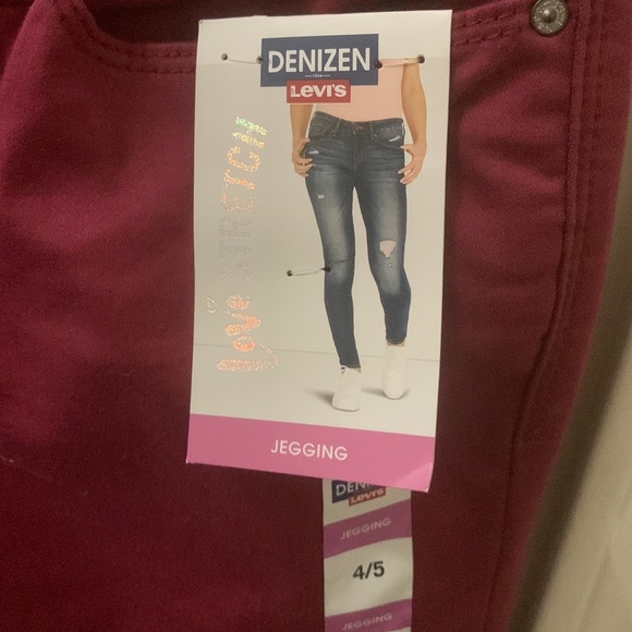 Levis - Picture 5 of 5